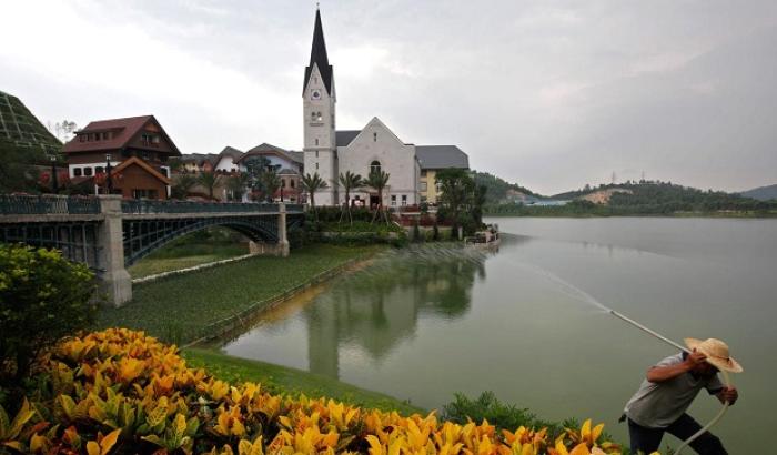 Hiinlased kopeerisid UNESCO maailmapärandisse kuuluva Austria küla